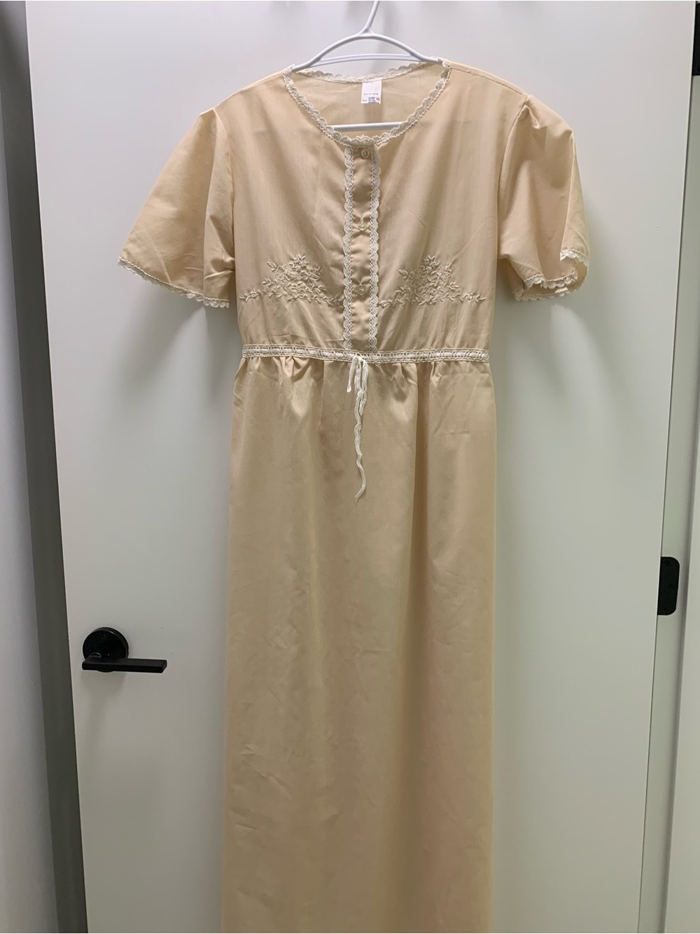 Classic Cream Lace-Trim night gown, size S